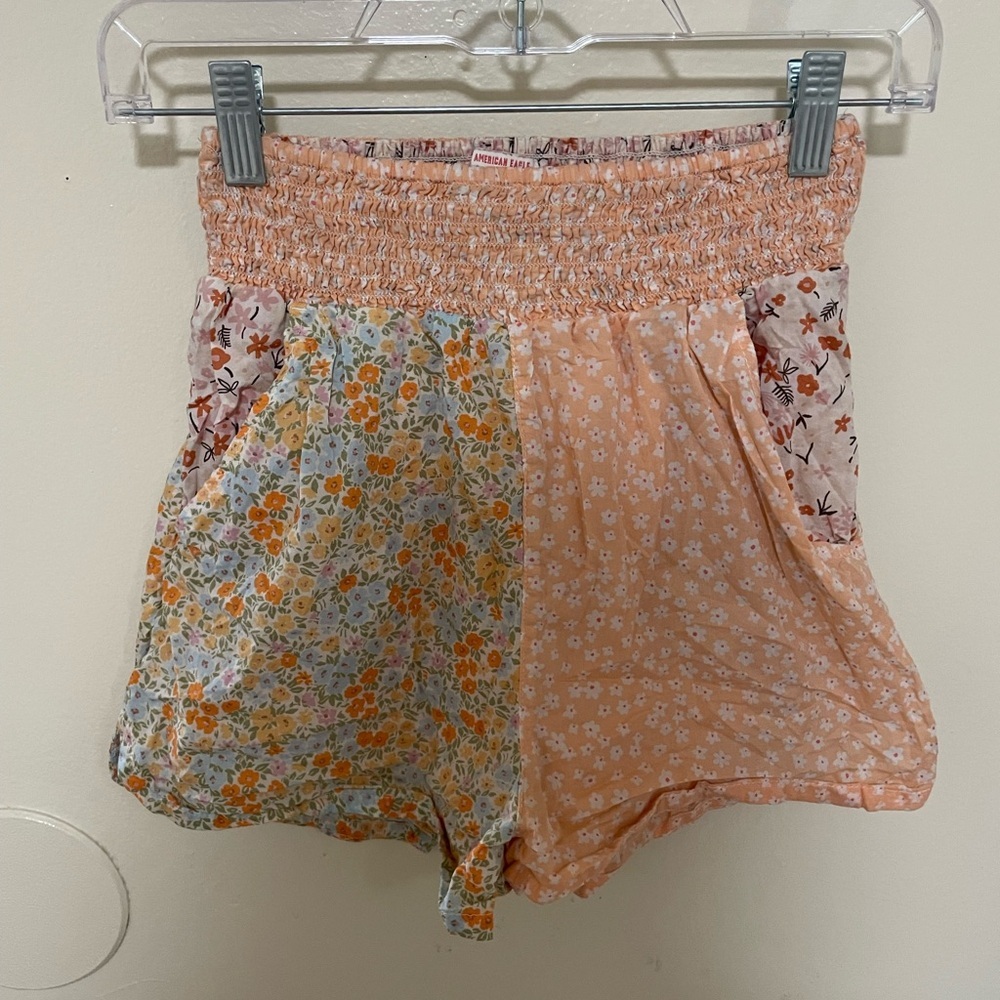 ✨Women’s American Eagle Floral Print Shorts Size XS